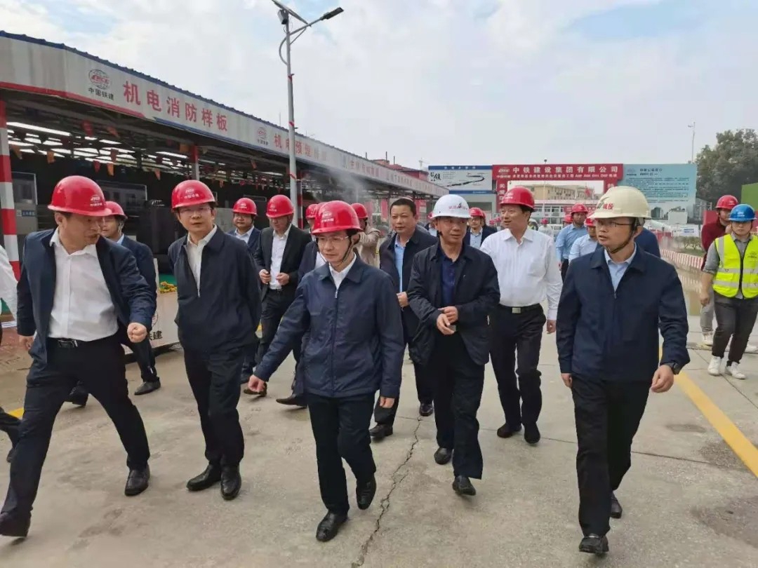 黄喜忠市长调研南莲路棚改安设房项目